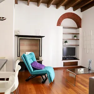Duca Di Porta Romana, Viaorti Appartamento